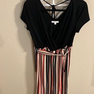 Fashion nova wide leg romper, deep v neck with belt